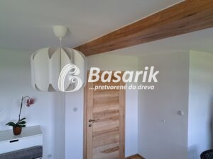 Falošný dubový trám