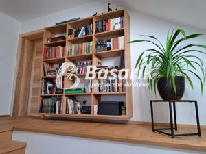 masívna knižnica na mieru