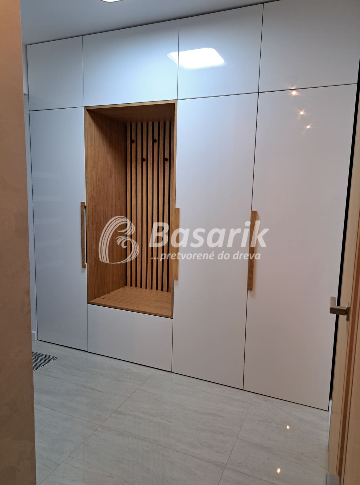 Vstavaný predsieňový nábytok - Košice