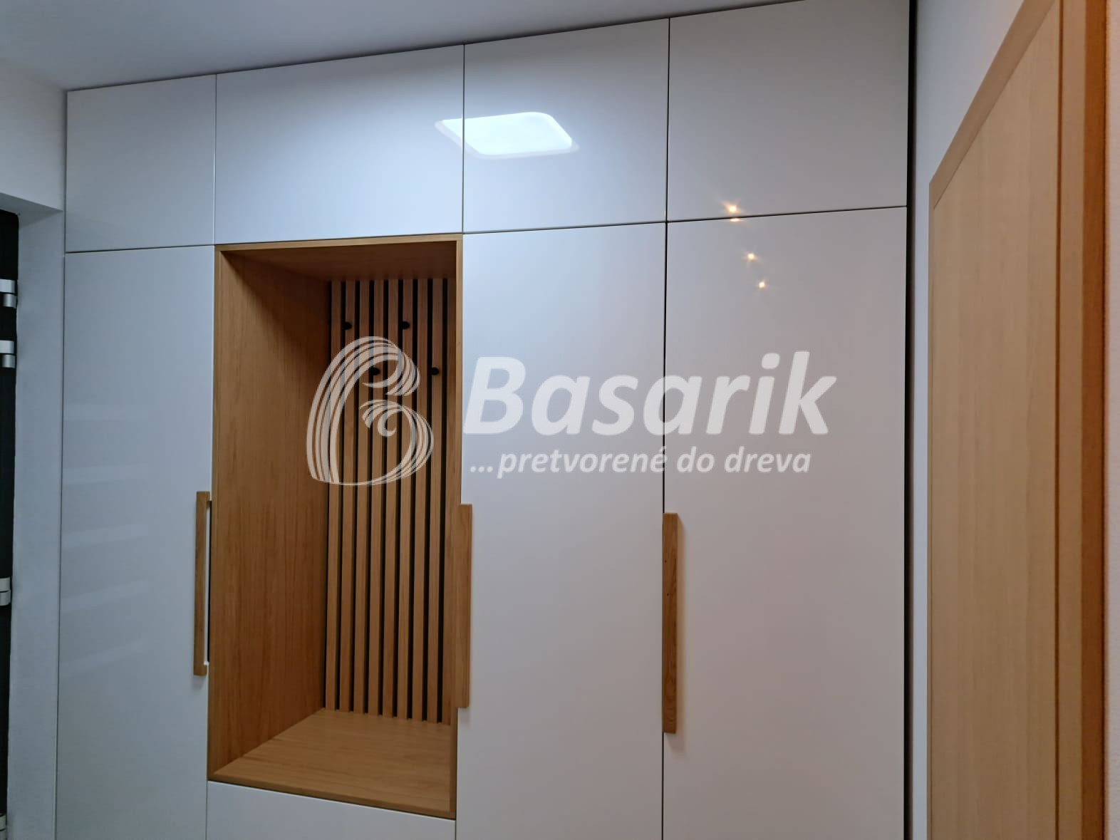 Vstavaný predsieňový nábytok - Košice