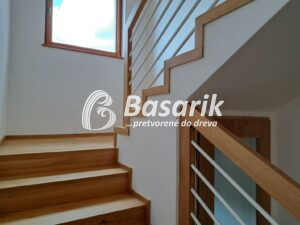 pevné a odolné obloženie betónových schodov