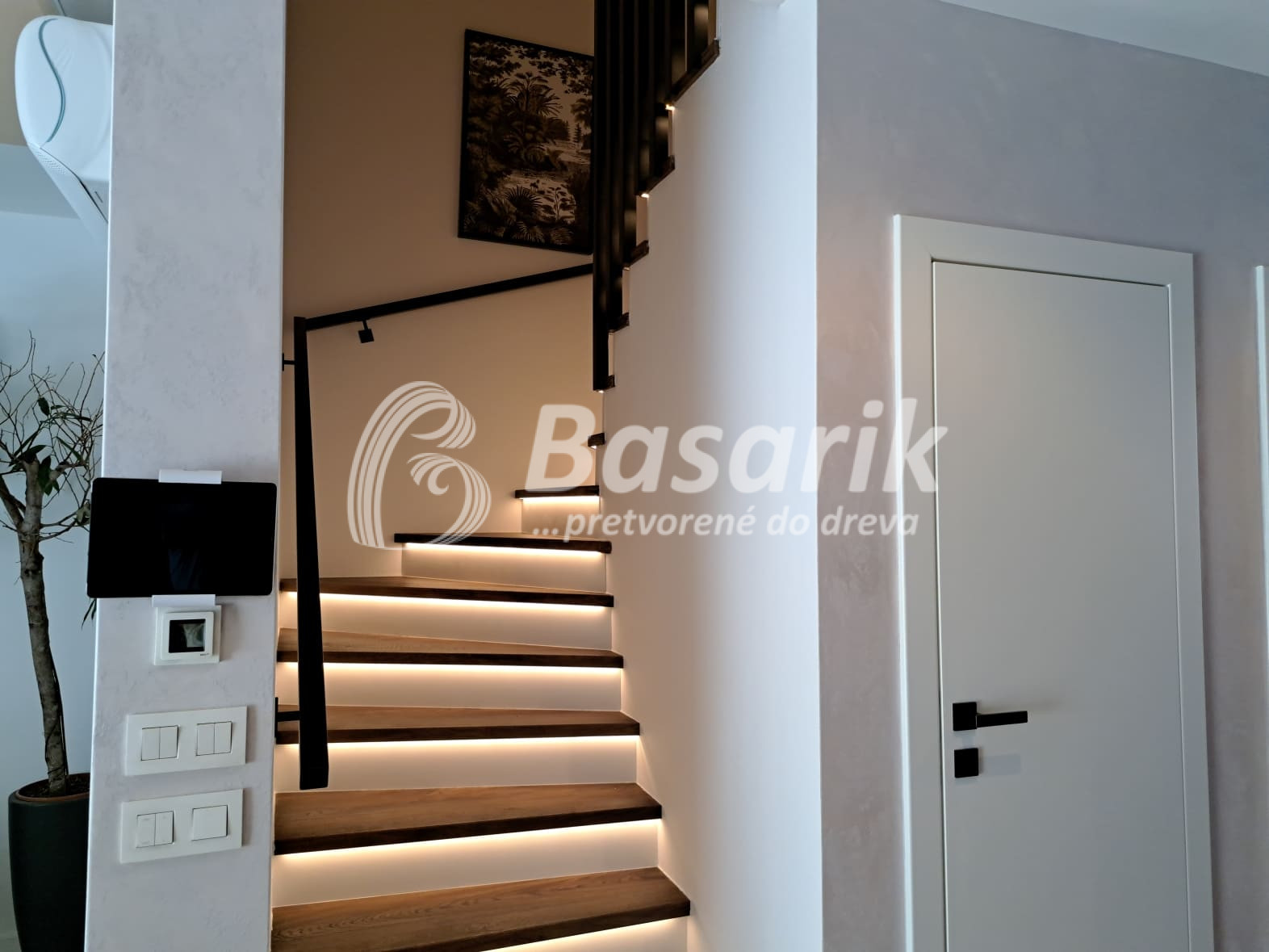 Moderné čierne lamelové zábradlie - Bratislava