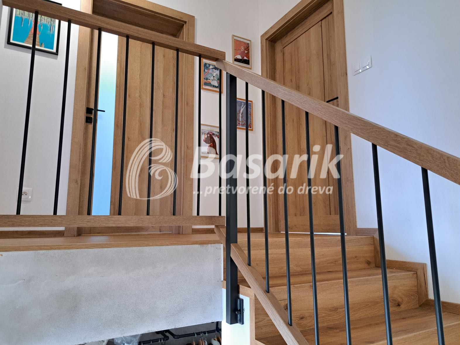 Interiérové zábradlie kovové tyčky, bočné uchytenie