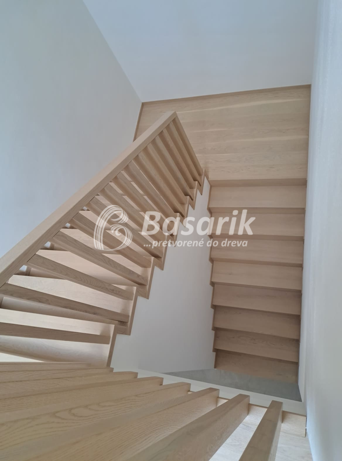 Schody - lamelové zábradlie