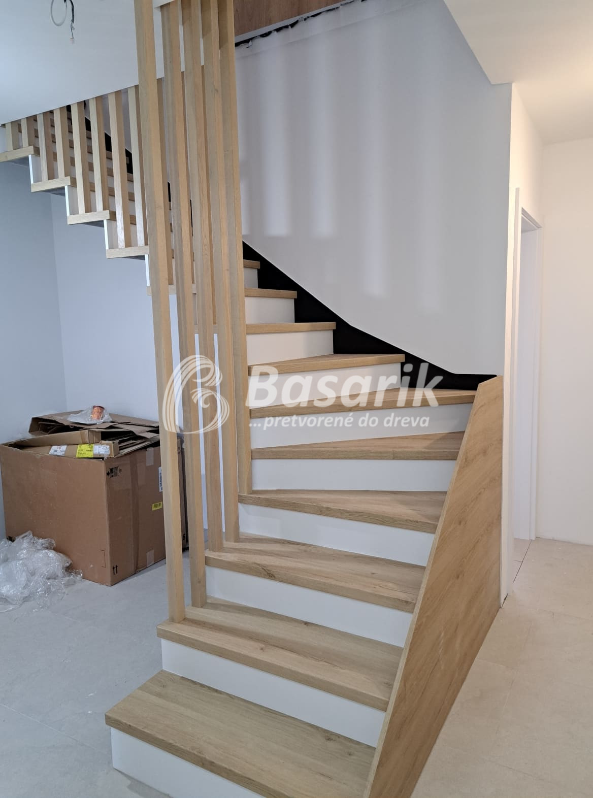 Kvalitné masívne lamelové zábradlie na mieru