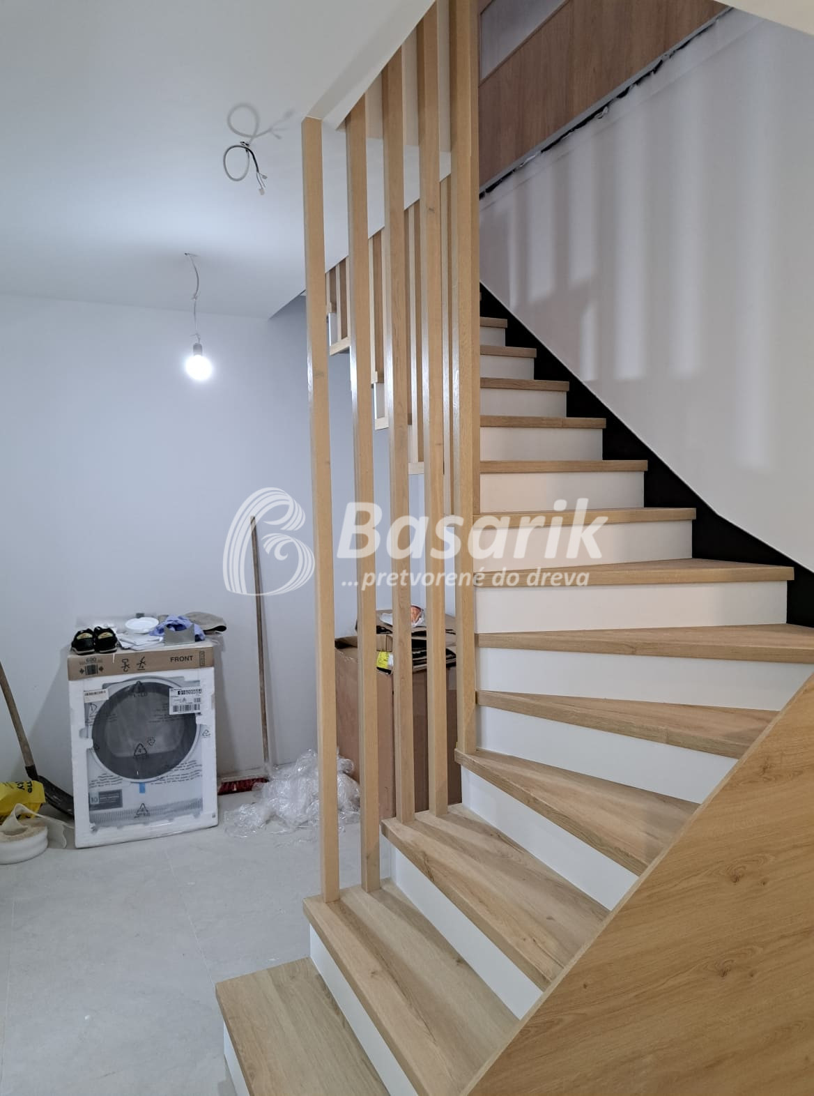 Kvalitné masívne lamelové zábradlie - Bratislava