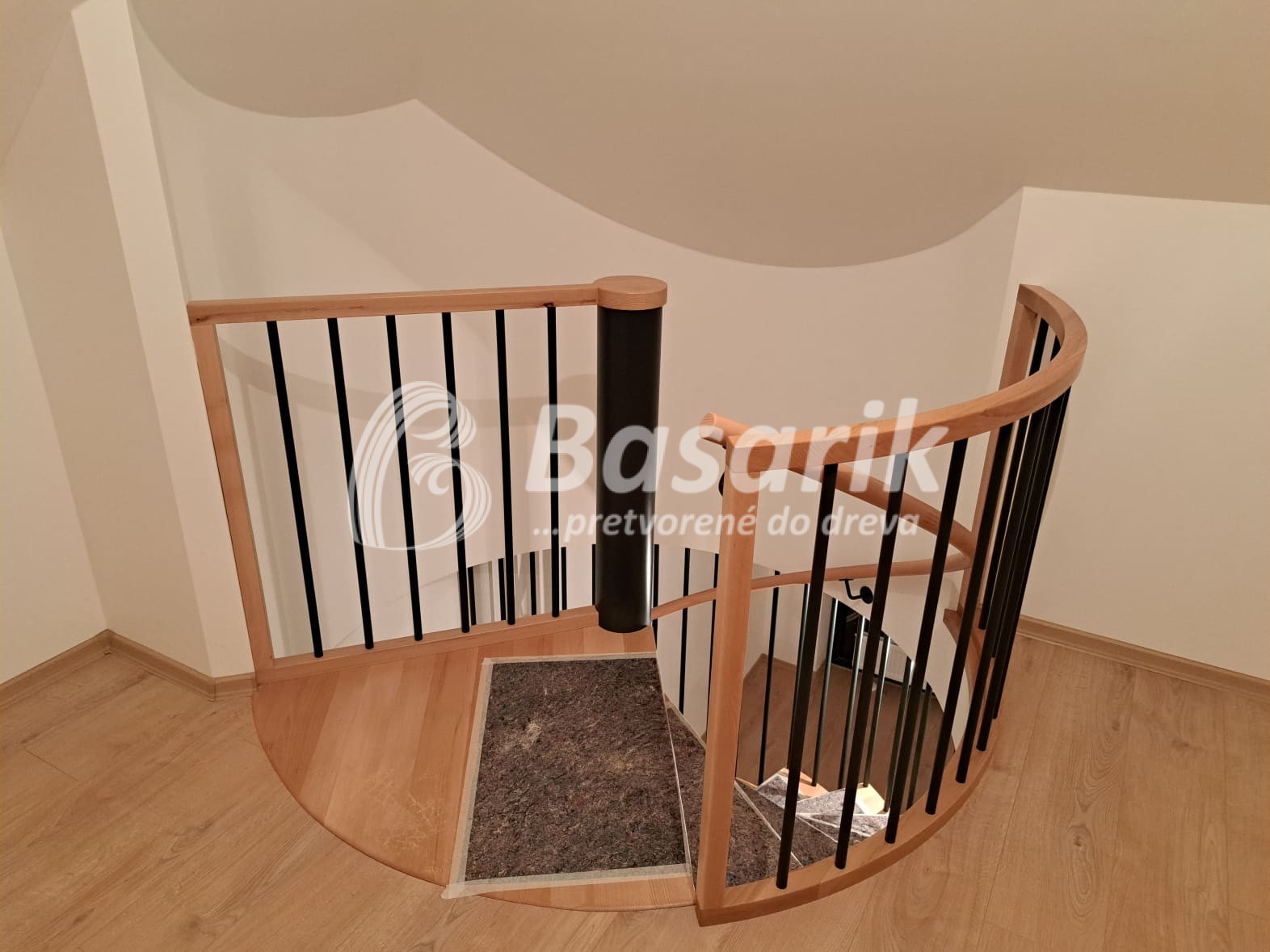 Kovové špirálové schody č.2