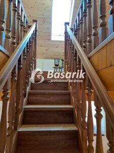 Schody do podkrovia riešenie na chalupe-f.4