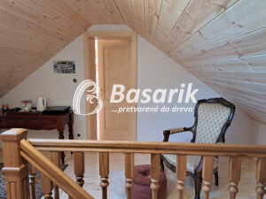 Drevené dvere na chalupu