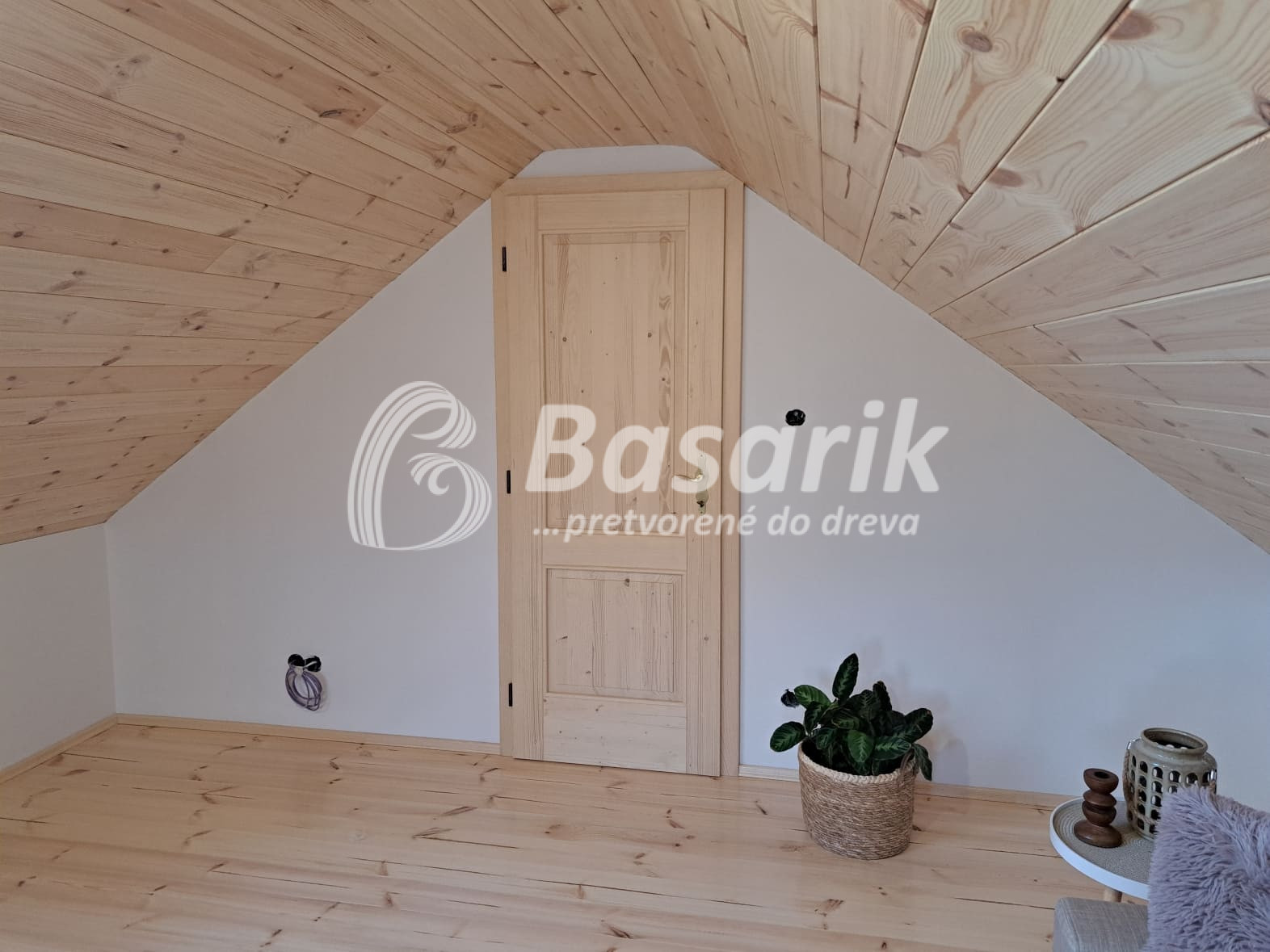 Drevené dvere na chalupu