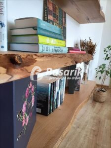 prírodné drevo polica